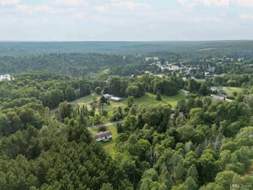Peace and tranquility abound with this inviting 3 bedroom, 2 - photo 31