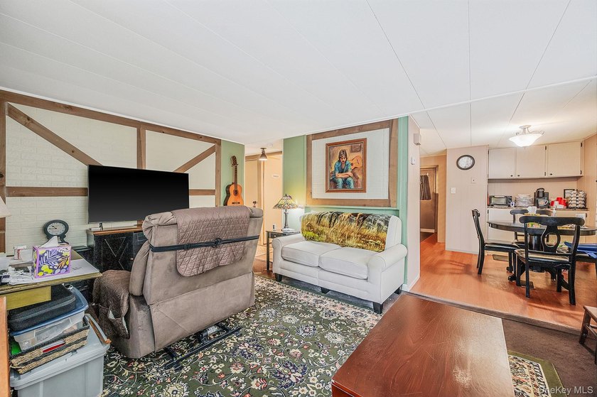 Charming 2-Bedroom Mobile Home in River Woods Welcome to this - photo 8