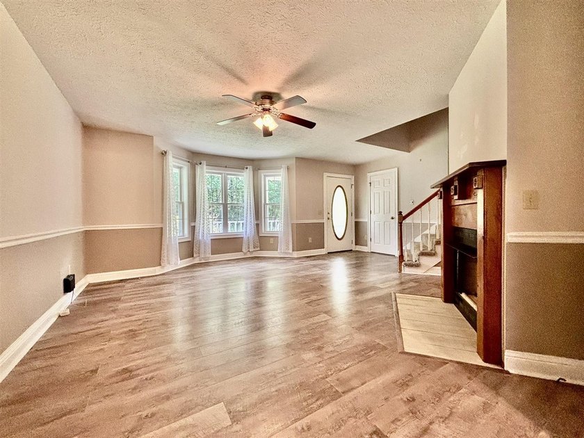 If You are looking for a Spacious Home with a nice open Floor - photo 10