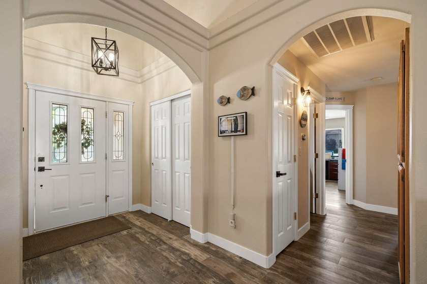 Enjoy waterfront living in the gated community of Lake - photo 6