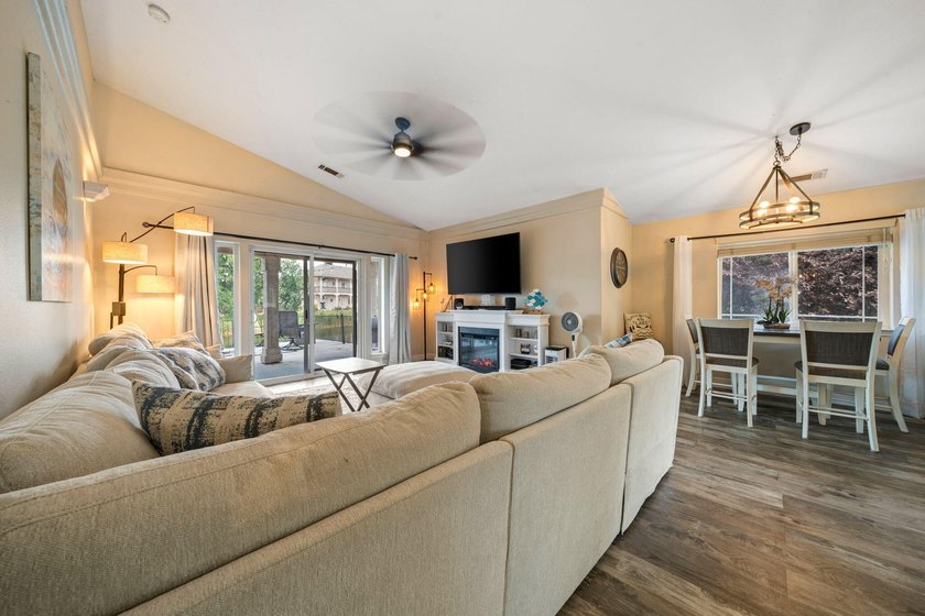 Enjoy waterfront living in the gated community of Lake - photo 9