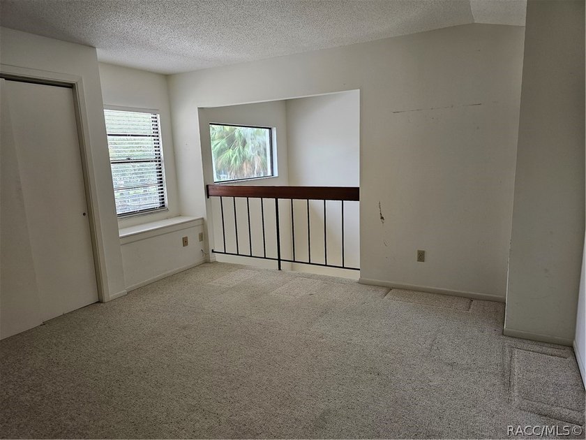 Looking for a great opportunity to live on the water in a - photo 20