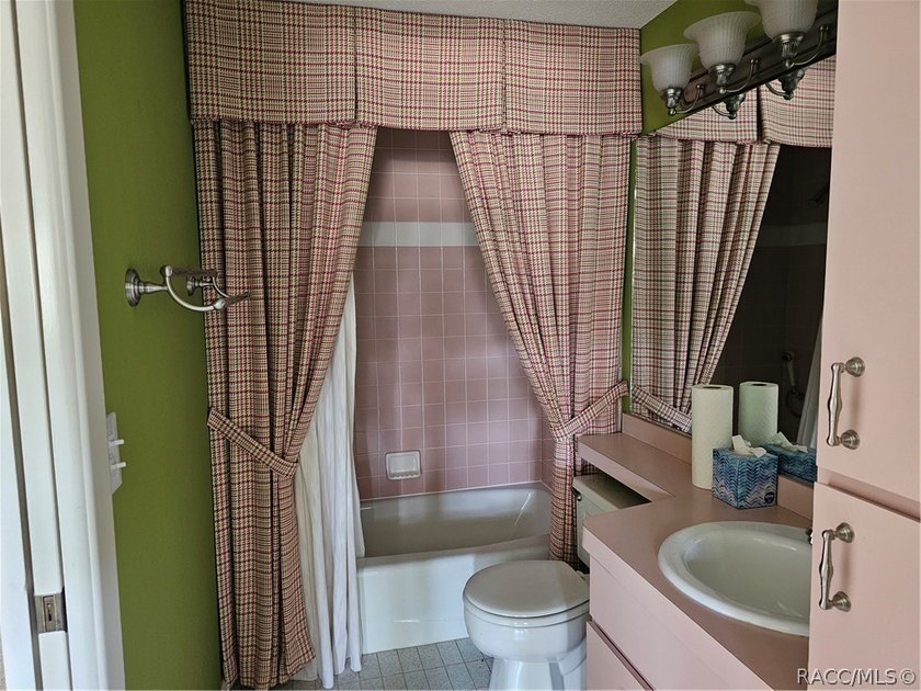 Looking for a great opportunity to live on the water in a - photo 22