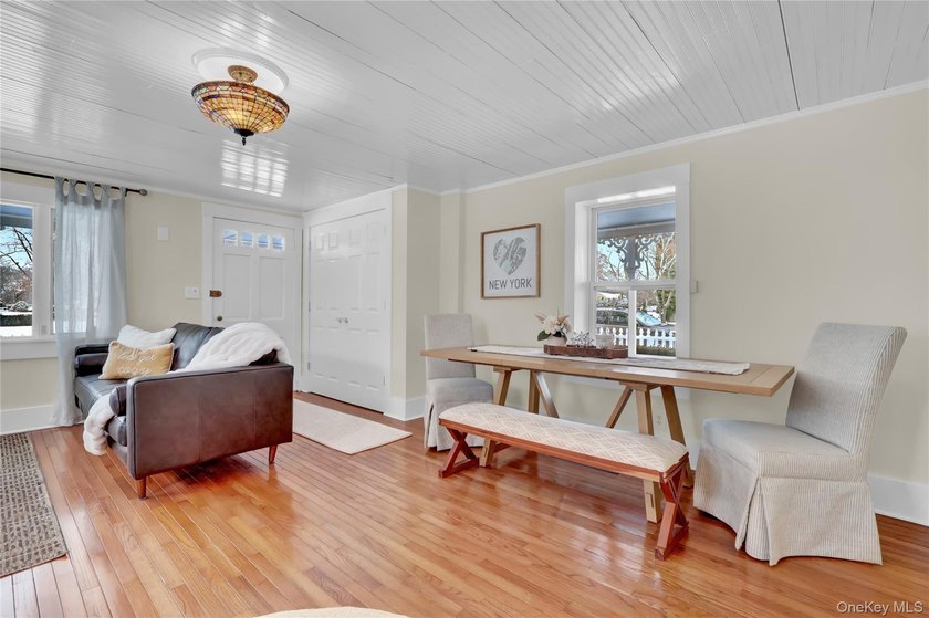 Welcome to this charming and beautifully maintained Colonial - photo 10