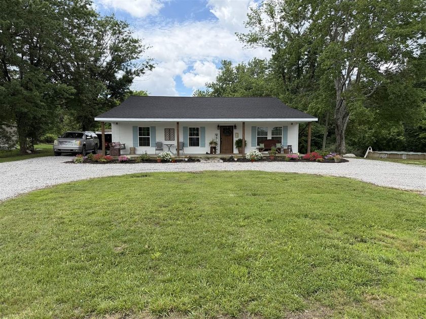 Escape to your own private retreat just minutes from Lake Malone - photo 2