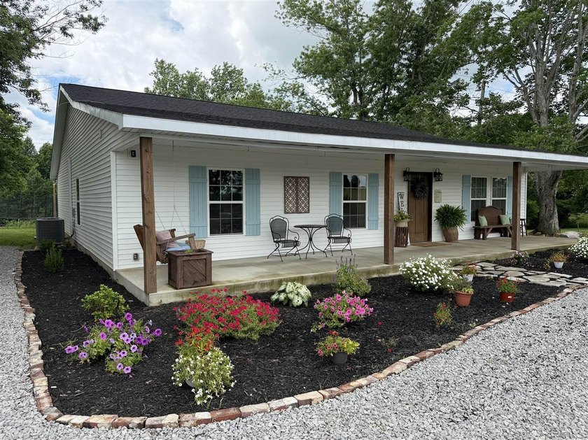 Escape to your own private retreat just minutes from Lake Malone - photo 5
