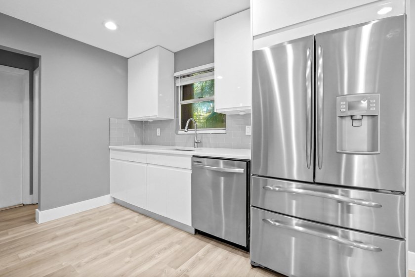 Welcome to Lost Villas, a well-maintained 2-story home offering - photo 5