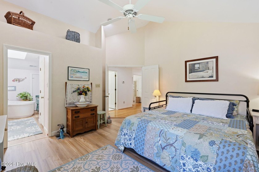 Welcome to this spacious 3-bedroom, 2.5-bath home nestled in one - photo 21