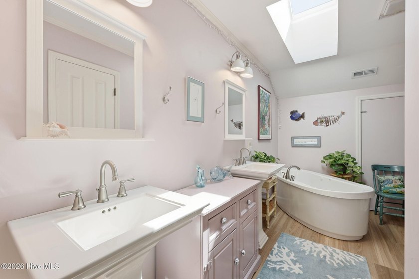 Welcome to this spacious 3-bedroom, 2.5-bath home nestled in one - photo 22