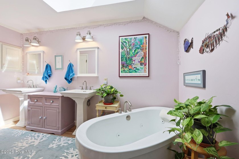 Welcome to this spacious 3-bedroom, 2.5-bath home nestled in one - photo 23
