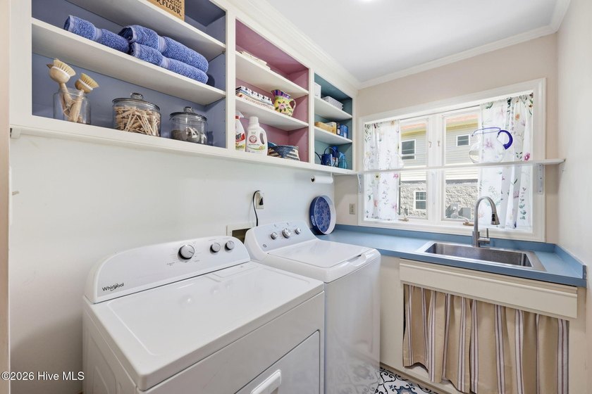 Welcome to this spacious 3-bedroom, 2.5-bath home nestled in one - photo 31