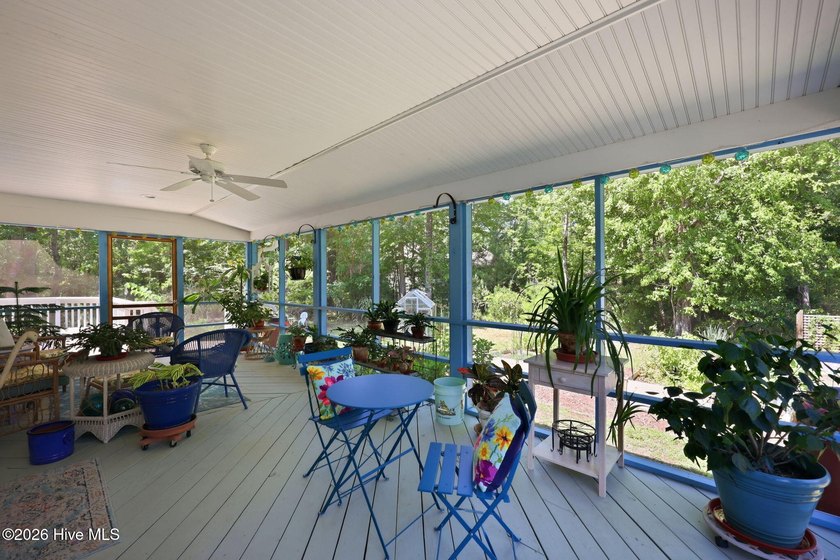 Welcome to this spacious 3-bedroom, 2.5-bath home nestled in one - photo 33