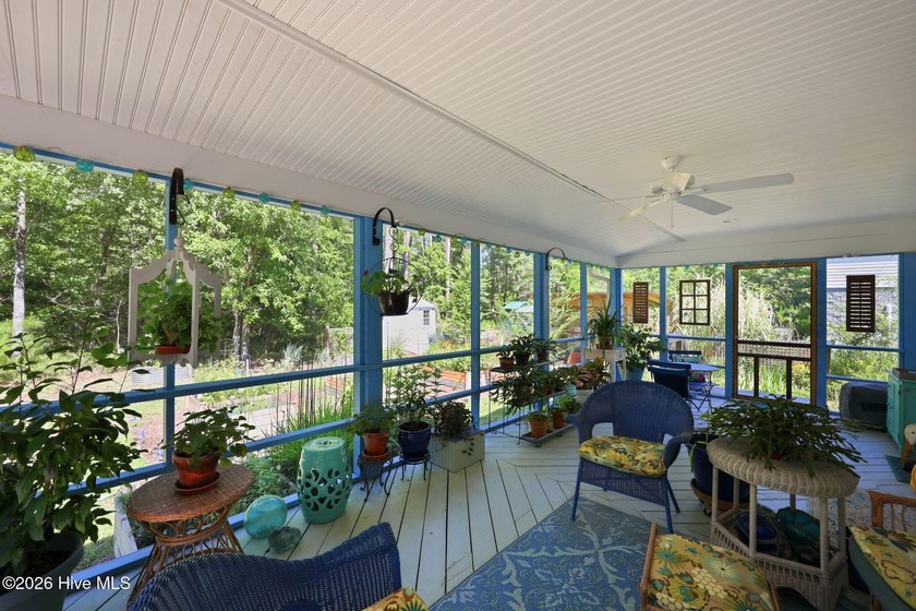 Welcome to this spacious 3-bedroom, 2.5-bath home nestled in one - photo 36