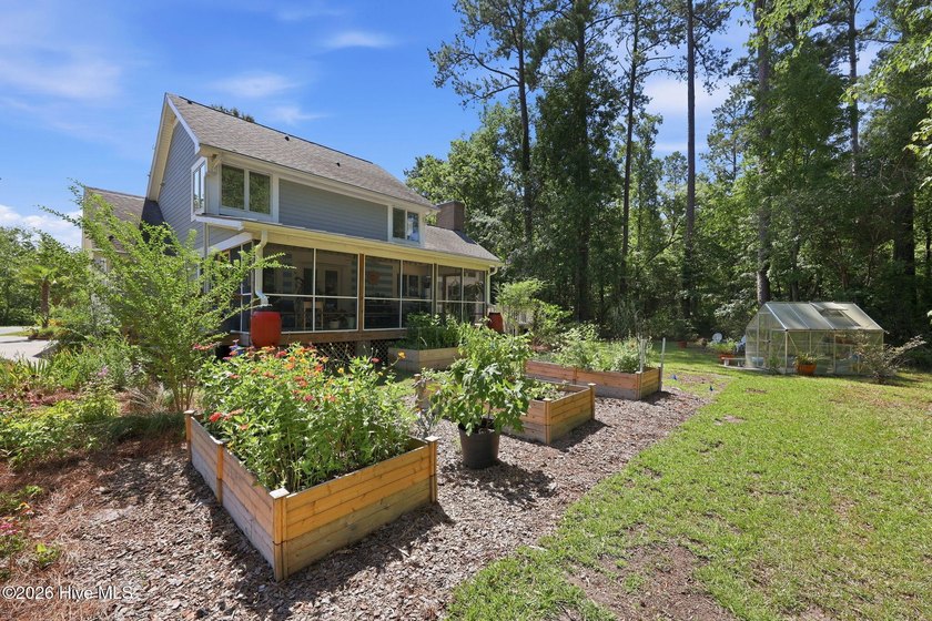 Welcome to this spacious 3-bedroom, 2.5-bath home nestled in one - photo 42