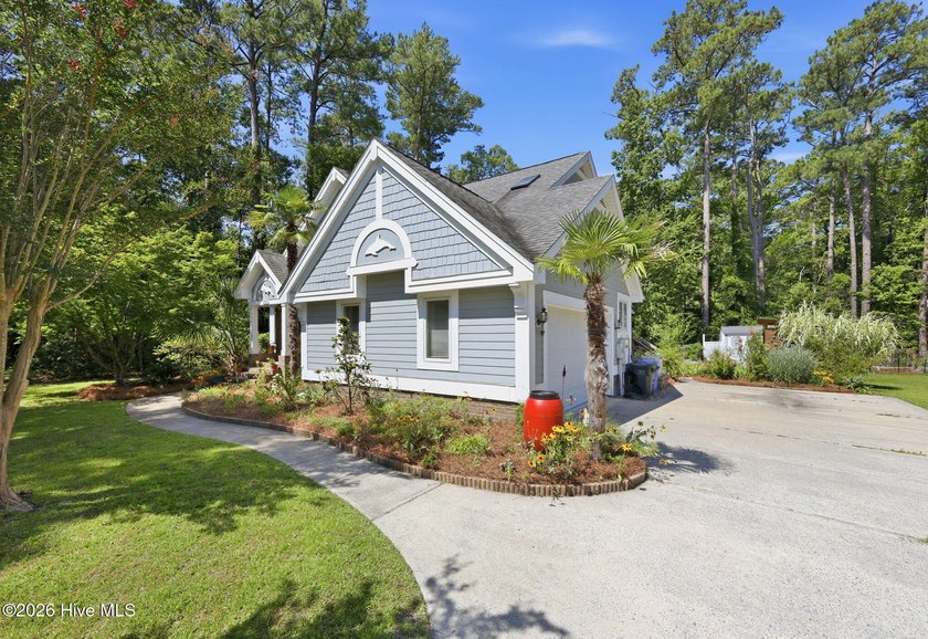 Welcome to this spacious 3-bedroom, 2.5-bath home nestled in one - photo 47