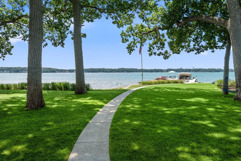 Experience one of Gull Lake's most extraordinary waterfront - photo 11
