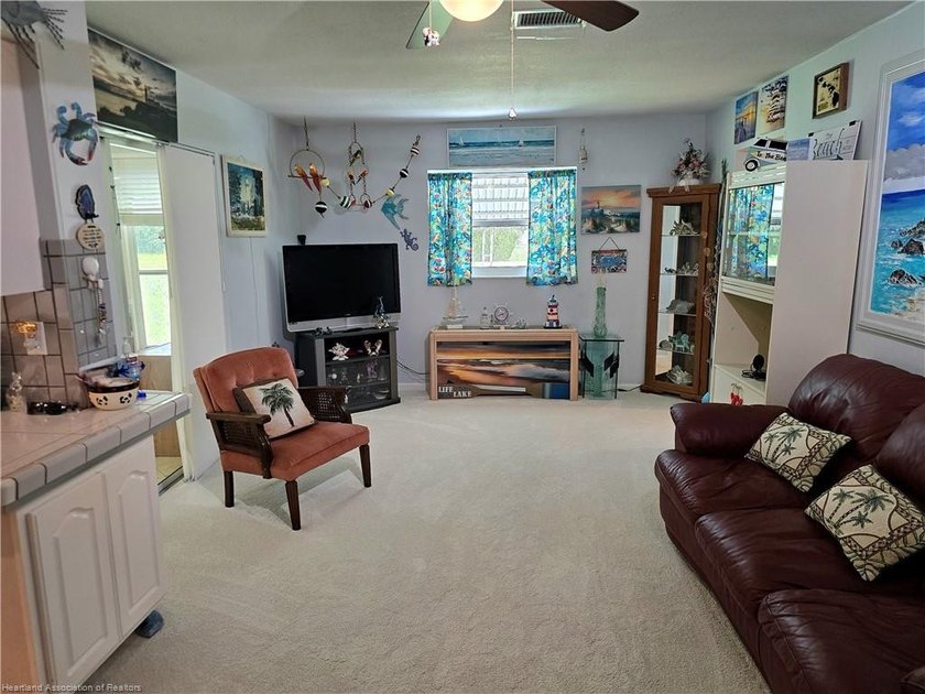 Move-in ready 2/2 at Spring Lake! Year-round living, seasonal - photo 12