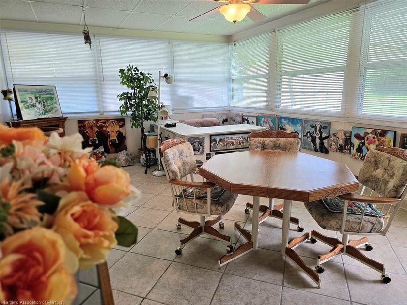 Move-in ready 2/2 at Spring Lake! Year-round living, seasonal - photo 14