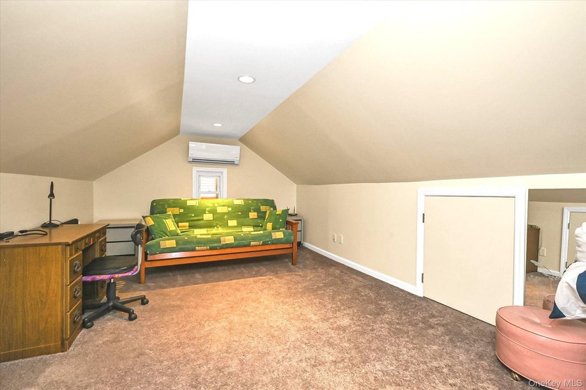 Welcome to this Move-In Ready Detached Colonial situated on a - photo 14