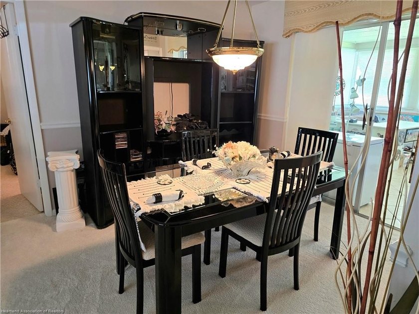 Move-in ready 2/2 at Spring Lake! Year-round living, seasonal - photo 19