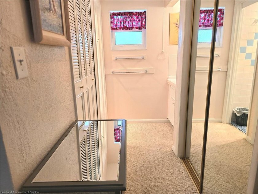 Move-in ready 2/2 at Spring Lake! Year-round living, seasonal - photo 24
