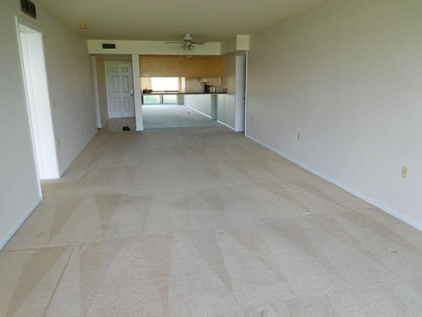 CHAMING AND WELL KEPT 2BDRM/2BTH FIRST FLOOR UNIT PARK IN FRONT - photo 3