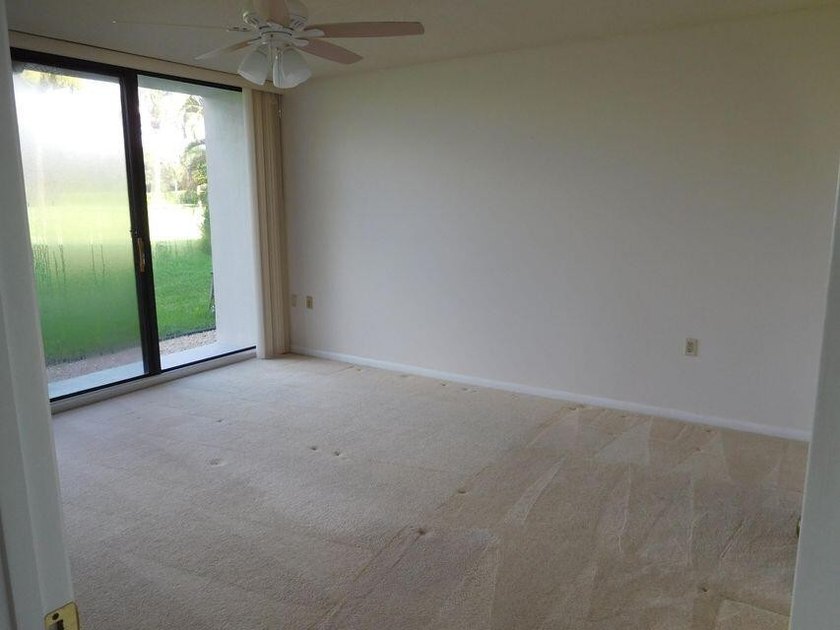 CHAMING AND WELL KEPT 2BDRM/2BTH FIRST FLOOR UNIT PARK IN FRONT - photo 4