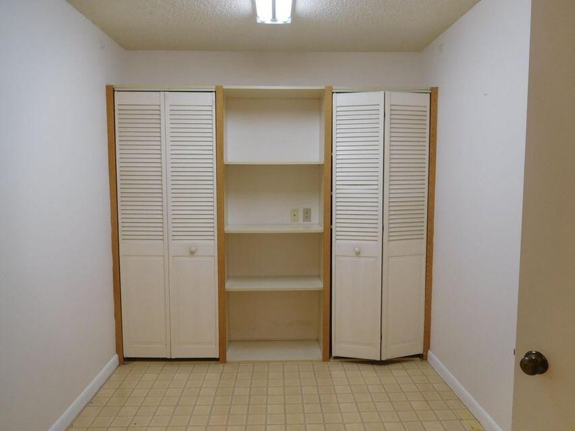 CHAMING AND WELL KEPT 2BDRM/2BTH FIRST FLOOR UNIT PARK IN FRONT - photo 9