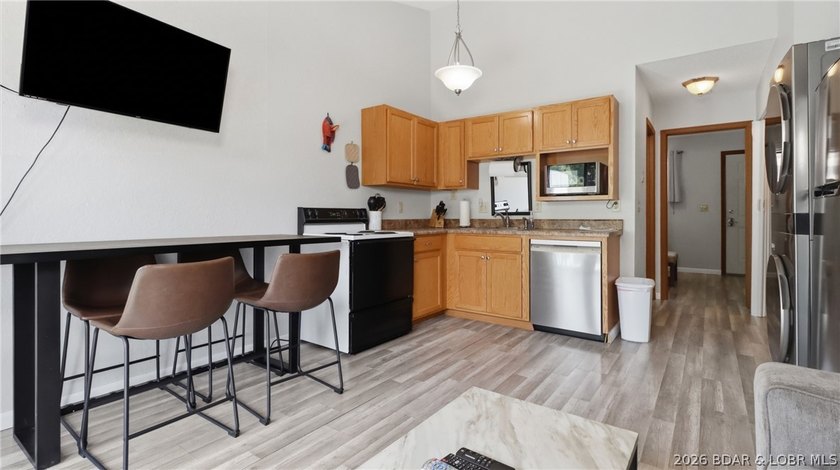Experience effortless lake living in this turnkey 1-bedroom - photo 12