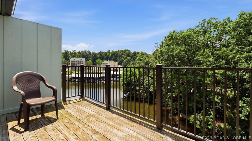 Experience effortless lake living in this turnkey 1-bedroom - photo 14