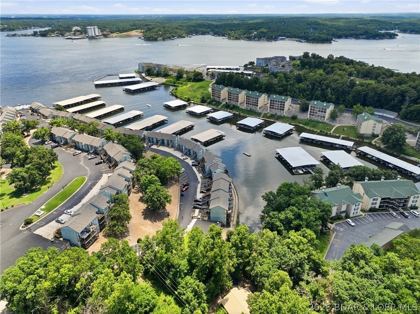 Experience effortless lake living in this turnkey 1-bedroom - photo 23