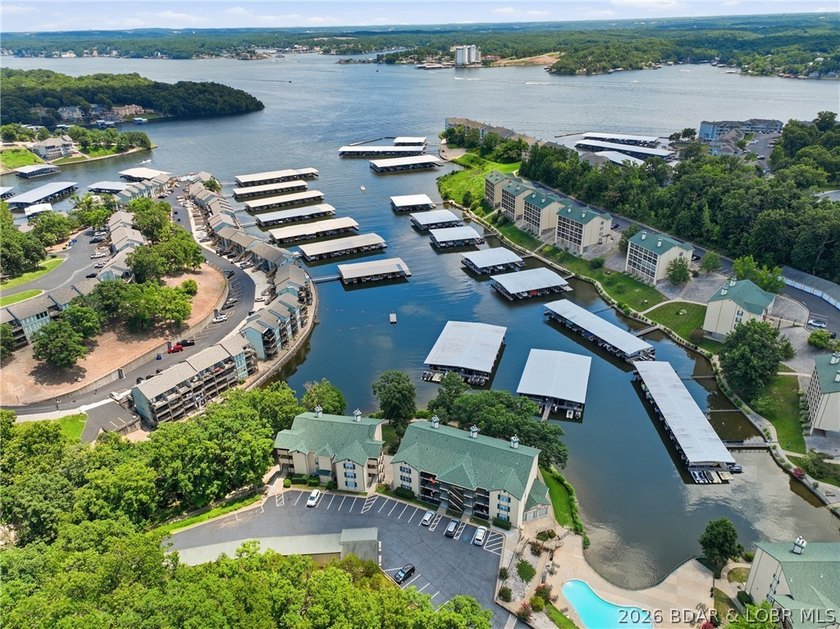 Experience effortless lake living in this turnkey 1-bedroom - photo 24