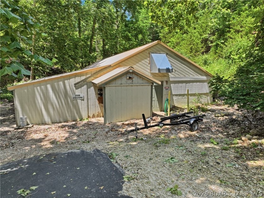 Experience effortless lake living in this turnkey 1-bedroom - photo 29