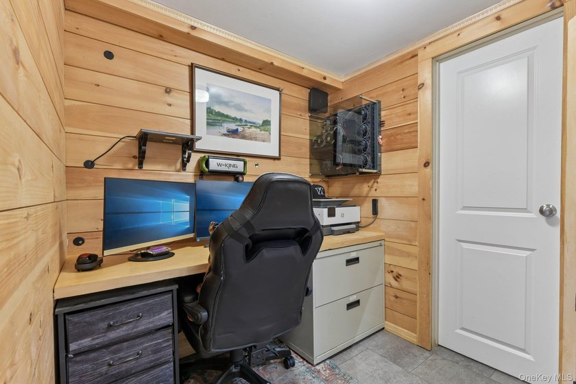 Set on a full acre and surrounded by mature trees and lush - photo 6