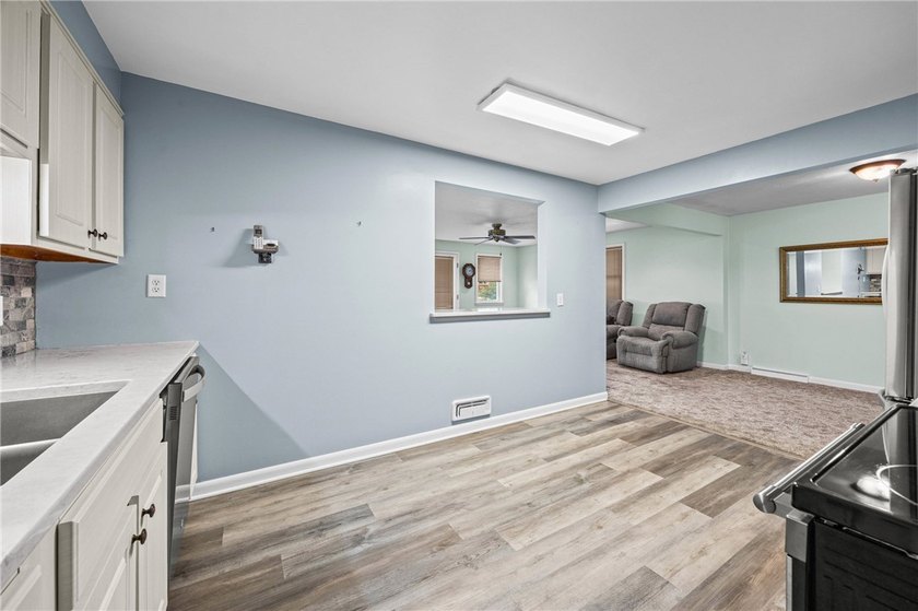 Beautifully maintained and lovingly cared for over the past 30 - photo 12