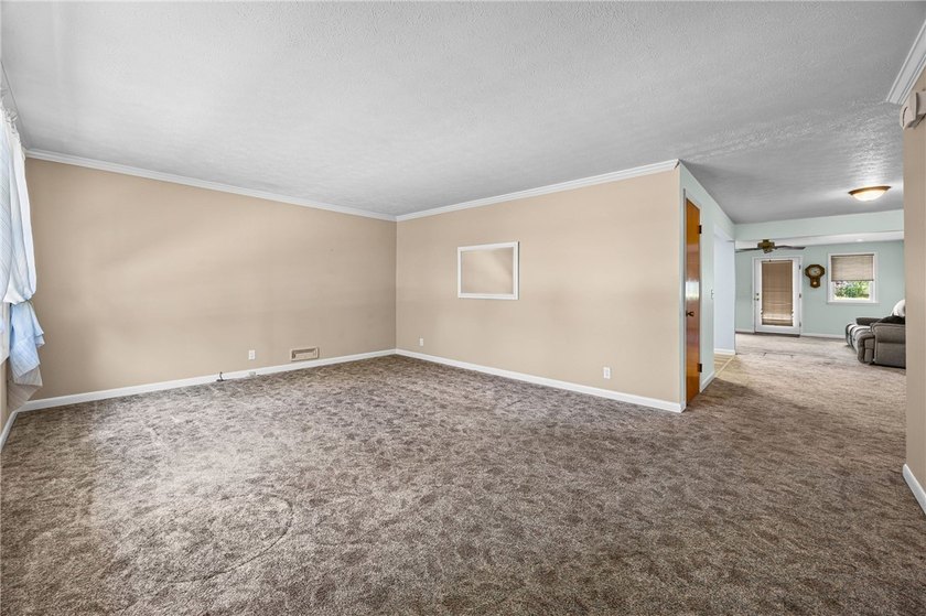 Beautifully maintained and lovingly cared for over the past 30 - photo 20