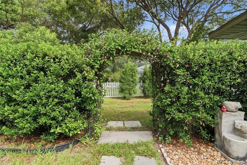 From the moment you arrive, this beautifully maintained - photo 35