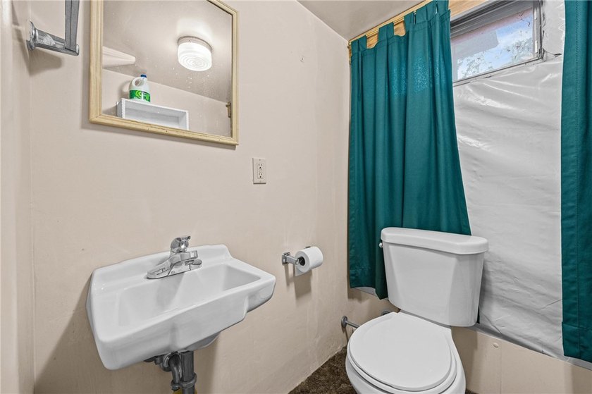 Beautifully maintained and lovingly cared for over the past 30 - photo 38