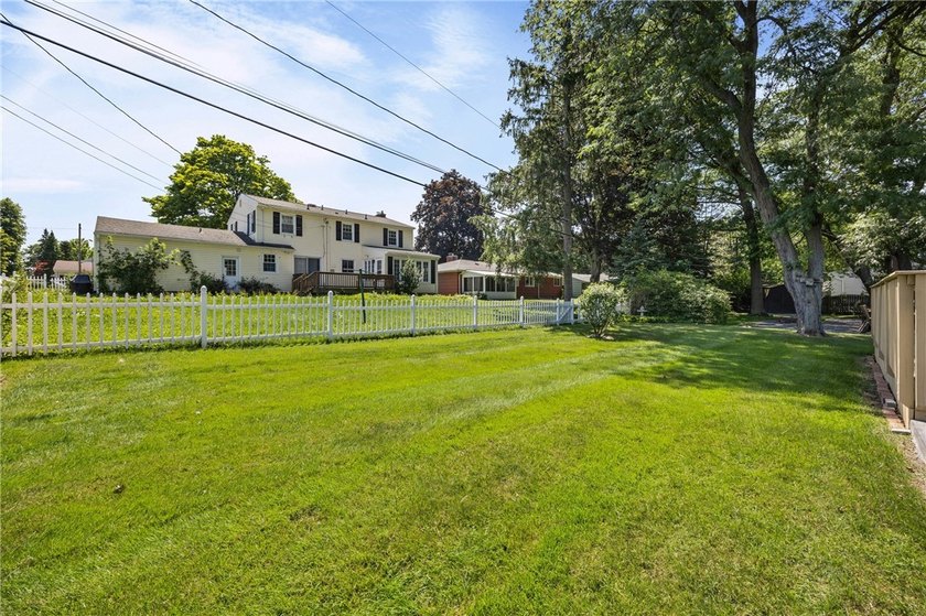 Beautifully maintained and lovingly cared for over the past 30 - photo 45