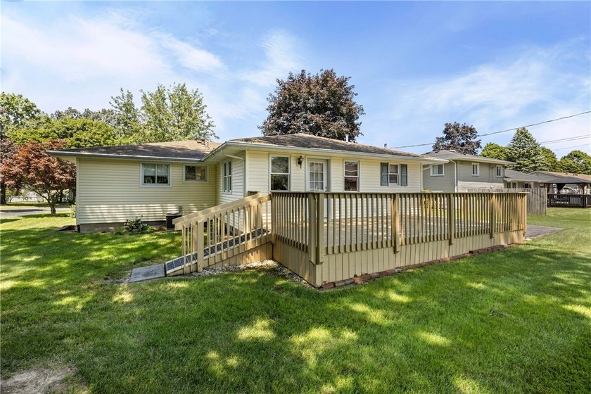 Beautifully maintained and lovingly cared for over the past 30 - photo 47