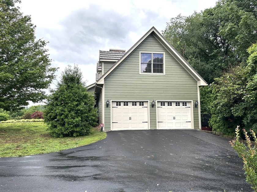 Gorgeous Turn-Key Lakefront Home on Barren River Lake! Wake up - photo 4