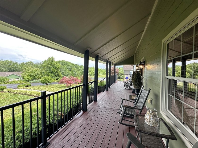 Gorgeous Turn-Key Lakefront Home on Barren River Lake! Wake up - photo 7