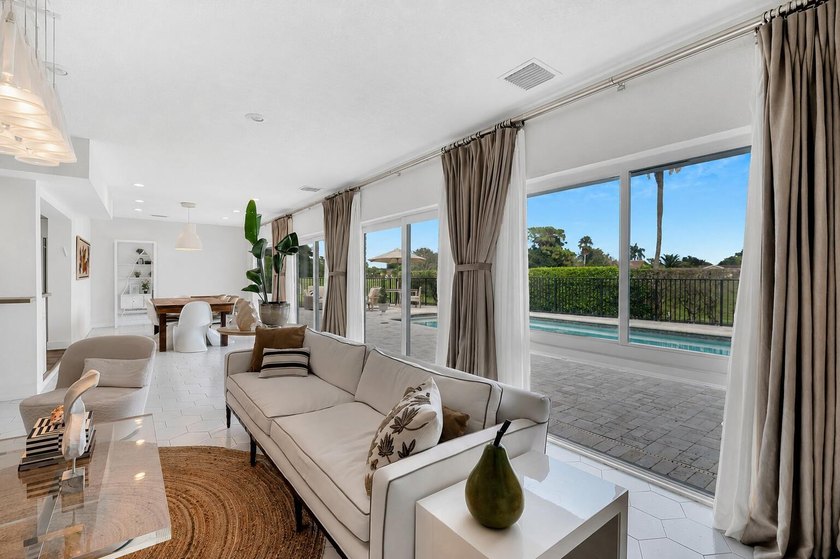 Palm Springs meets South Florida in this distinctive mid-century - photo 12
