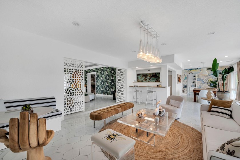 Palm Springs meets South Florida in this distinctive mid-century - photo 13