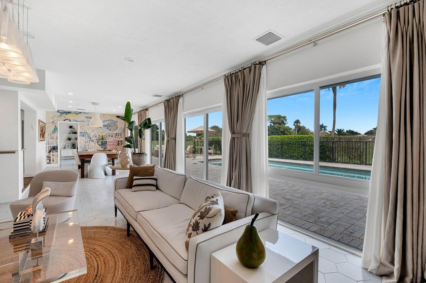 Palm Springs meets South Florida in this distinctive mid-century - photo 14