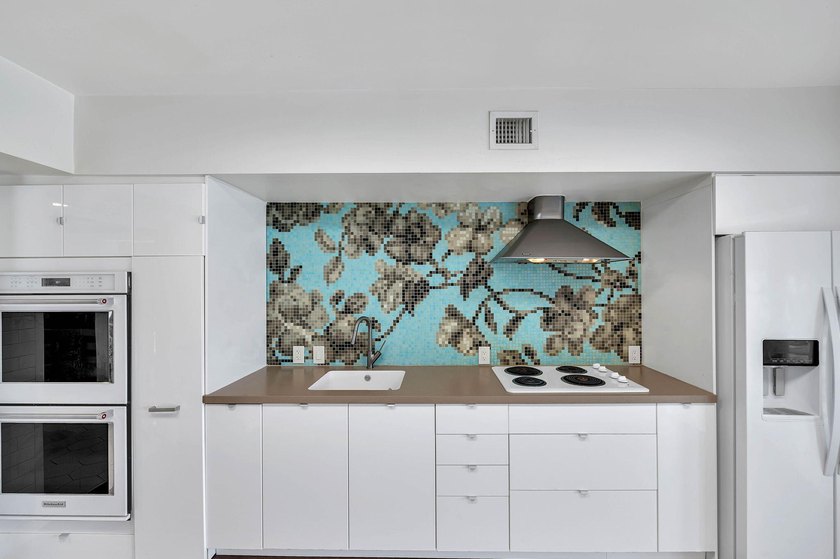Palm Springs meets South Florida in this distinctive mid-century - photo 16