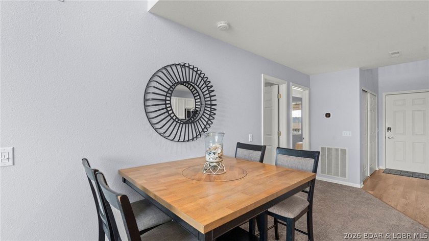 Welcome to this beautiful top-floor, turnkey condo in the heart - photo 17