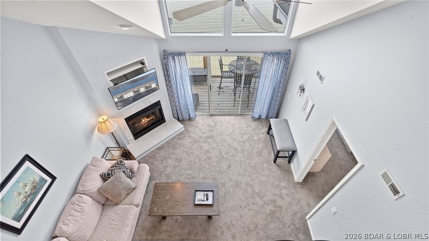 Welcome to this beautiful top-floor, turnkey condo in the heart - photo 23