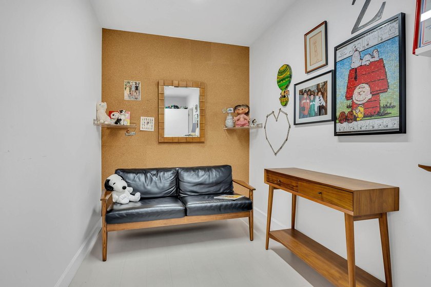 Palm Springs meets South Florida in this distinctive mid-century - photo 26