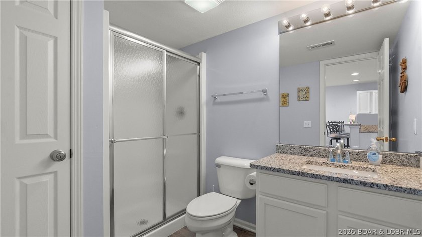 Welcome to this beautiful top-floor, turnkey condo in the heart - photo 28